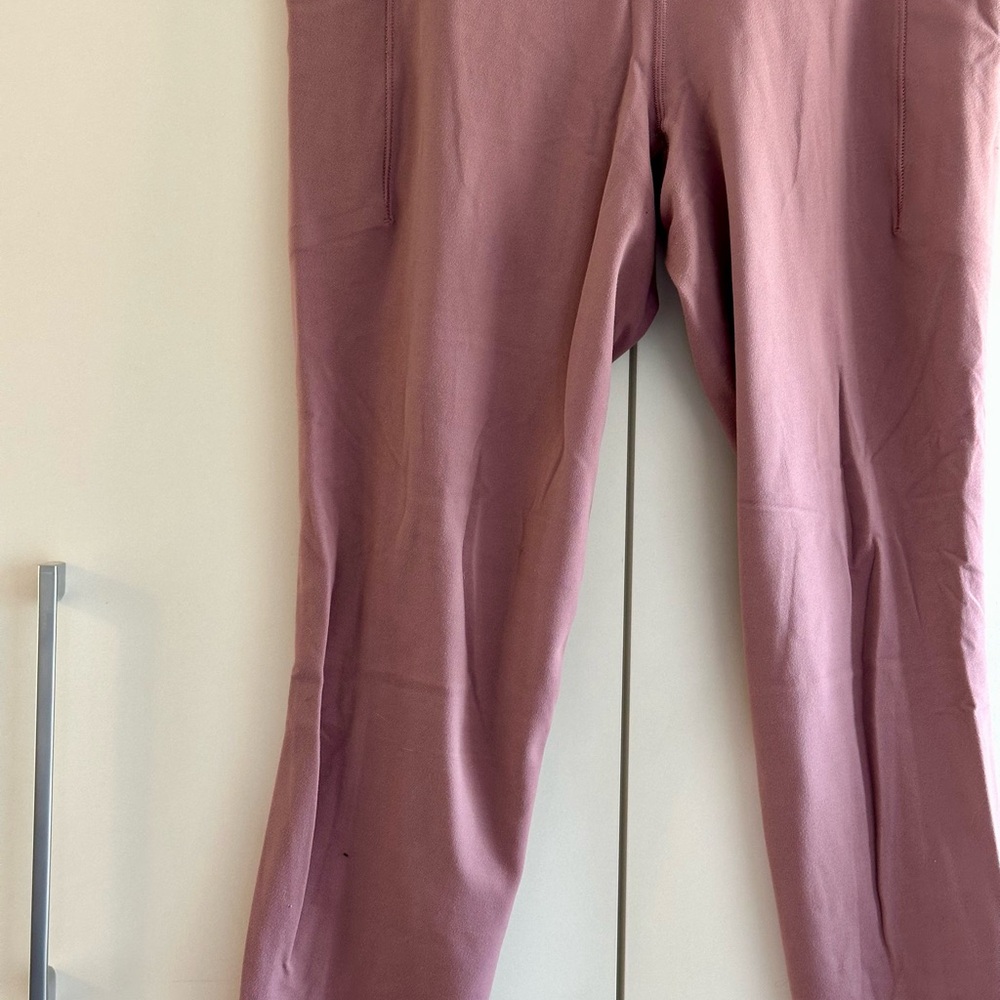 Athleta Salutation Stash 7/8 Tight - Yoga Pants - Leggings - Picture 2 of 8